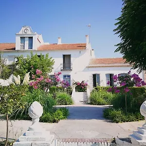 casa-grande-de-zujaira.hotelsinnerja.org/